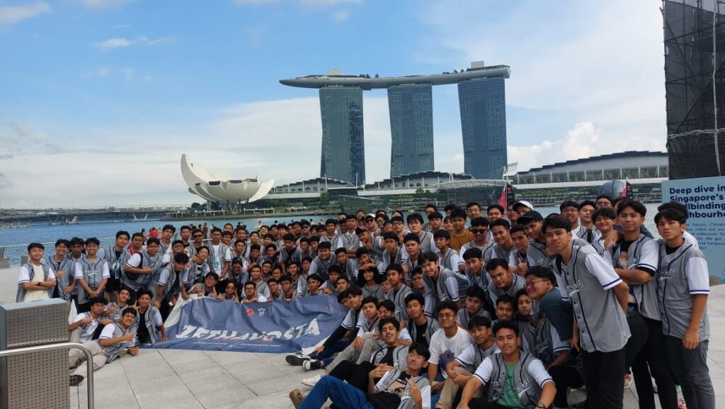 Angkatan 24 SMA Albayan Cibadak (Zethavosta) goes to Singapura– Malaysia